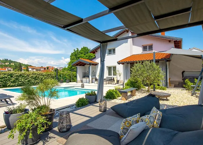 Villa Modern Susanj With Outdoor Pool In Abbázia