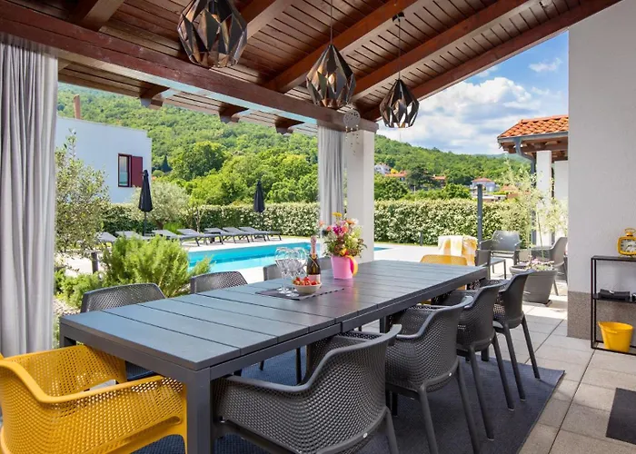 Villa Modern Susanj With Outdoor Pool In Abbázia