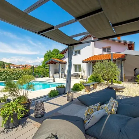 Vila Modern Susanj With Outdoor Pool In Opatija