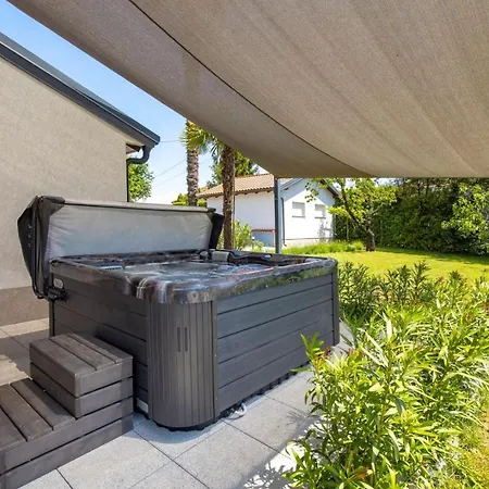 Modern Susanj With Outdoor Pool In Vila Opatija