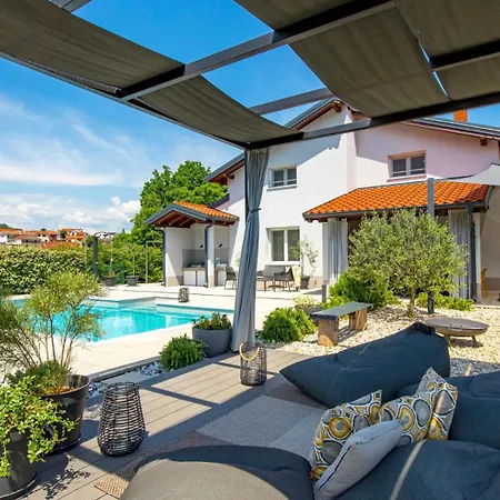 Villa Modern Susanj With Outdoor Pool In Opatija